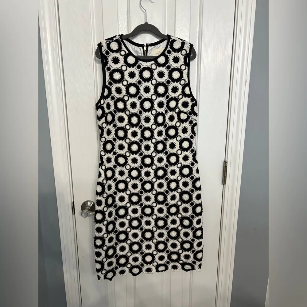 Kate Spade Guipure Lace Shift Dress Size 2 Black/White Classic Preppy Classic